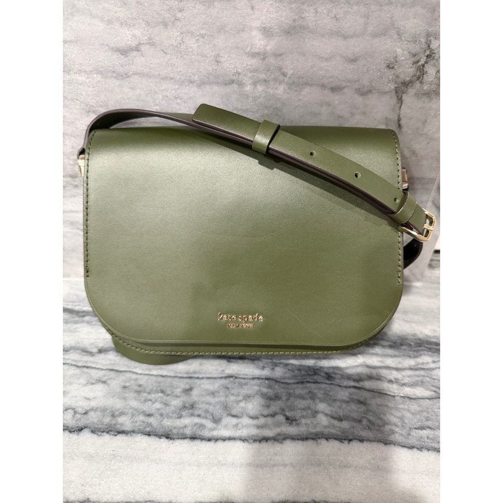 Kate Spade Leather Crossbody in Green – Adjustable‎ Strap, Classic Style